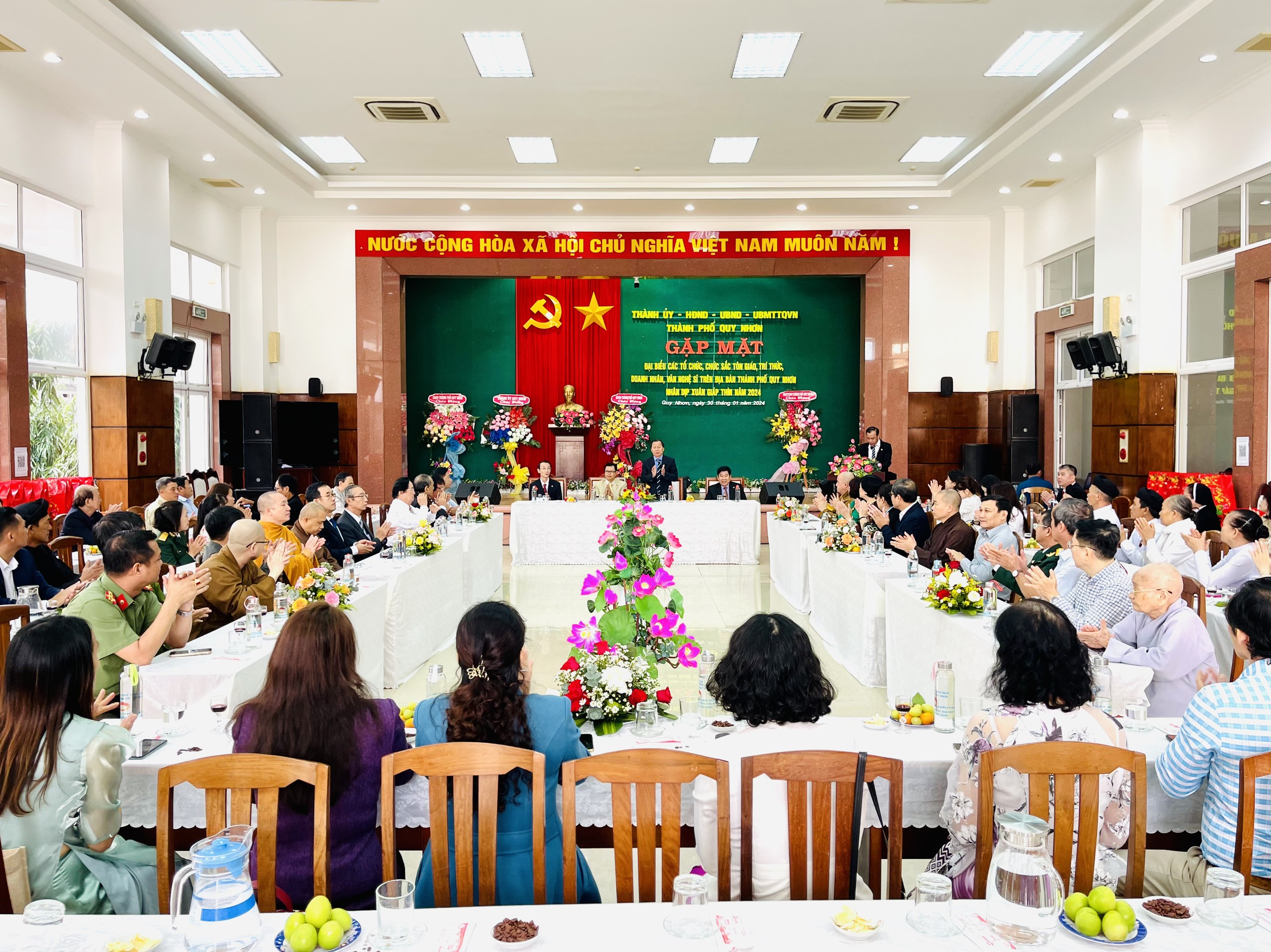 Hội nghị gặp mặt chức sắc Tôn giáo Tp. Quy Nhơn nhân dịp Tết Giáp Thìn